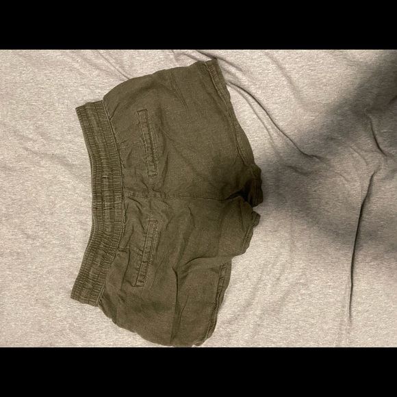 Army green Dynamite Linen Shorts - Picture 3 of 3